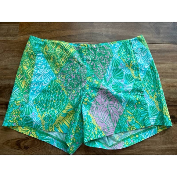 Lilly Pulitzer Pants - Lilly Pulitzer Deenie Sun Dance Shorts- Size 8